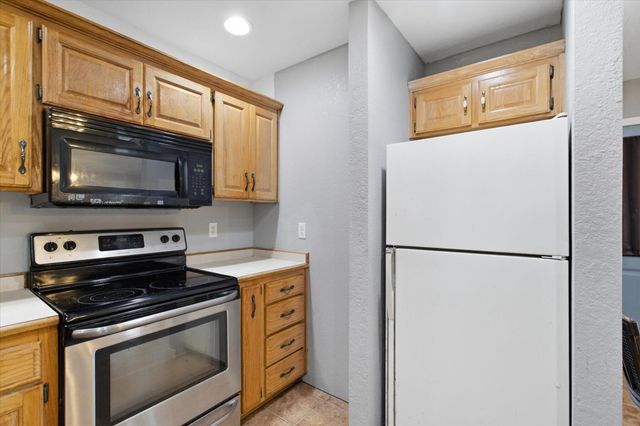 195 Meadow Hill Lane, Rogersville, MO 65742