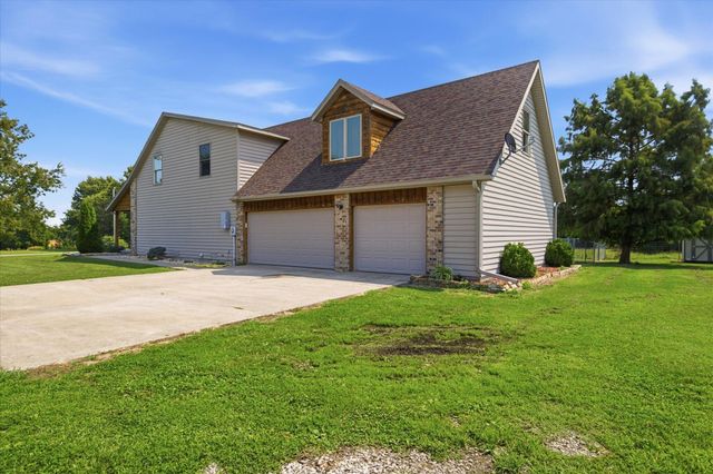 195 Meadow Hill Lane, Rogersville, MO 65742