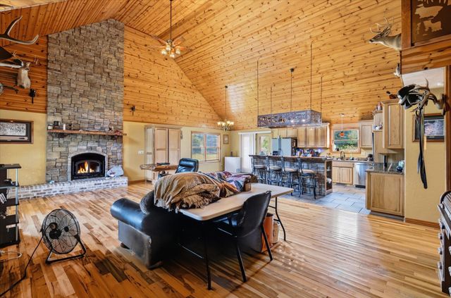 195 Meadow Hill Lane, Rogersville, MO 65742