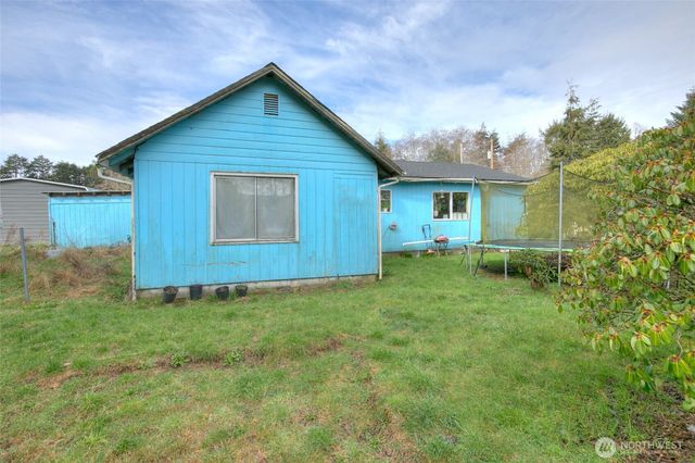 102 Elma Street, Copalis Beach, WA 98535