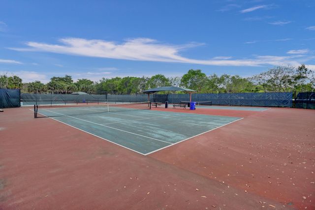 823 Cypress Boulevard 201, Pompano Beach, FL 33069