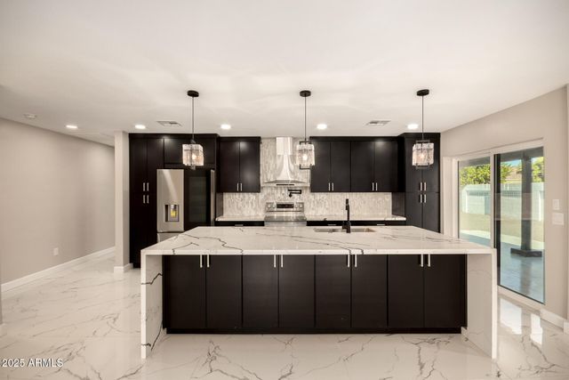 106 E El Camino Drive, Phoenix, AZ 85020