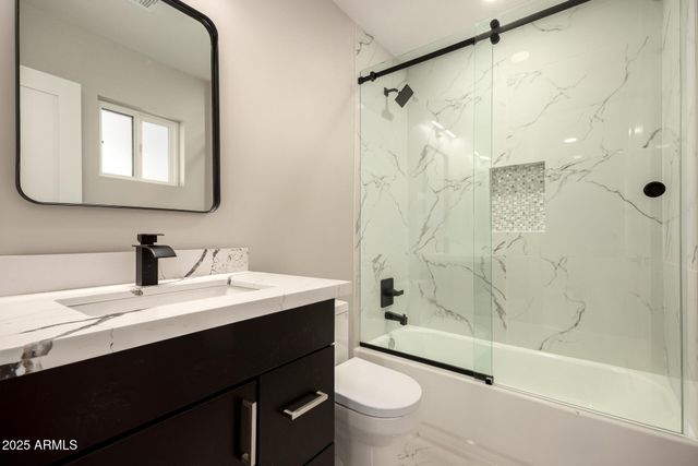 106 E El Camino Drive, Phoenix, AZ 85020