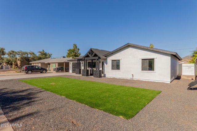 106 E El Camino Drive, Phoenix, AZ 85020