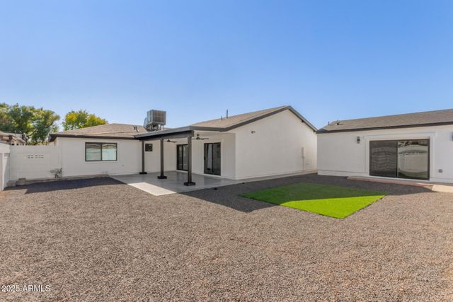 106 E El Camino Drive, Phoenix, AZ 85020