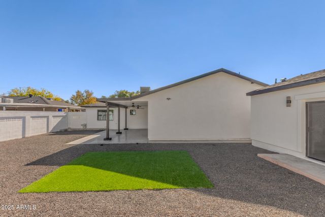 106 E El Camino Drive, Phoenix, AZ 85020