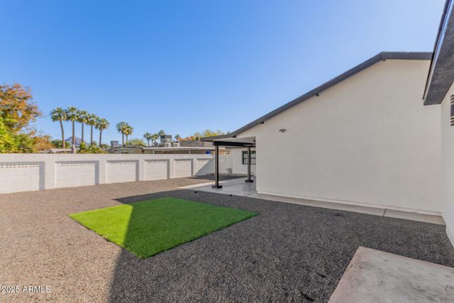 106 E El Camino Drive, Phoenix, AZ 85020