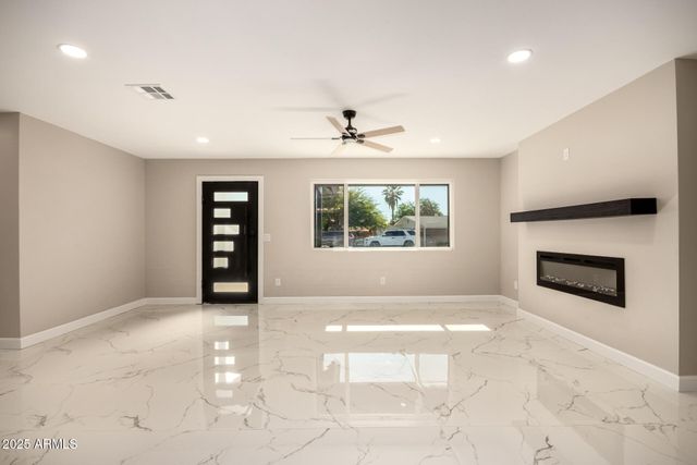 106 E El Camino Drive, Phoenix, AZ 85020