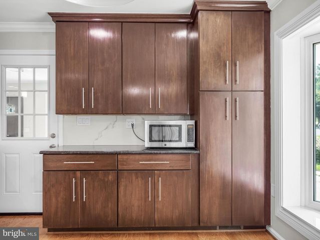 14204 WOODCREST DR, Rockville, MD 20853