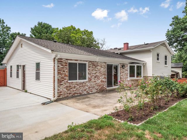 14204 WOODCREST DR, Rockville, MD 20853