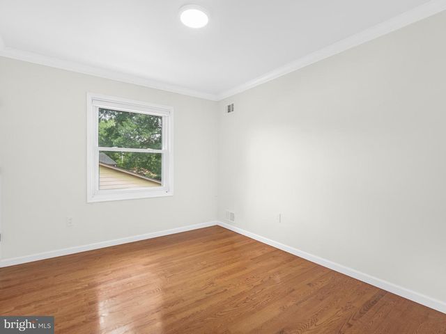14204 WOODCREST DR, Rockville, MD 20853