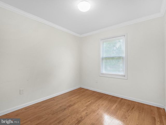 14204 WOODCREST DR, Rockville, MD 20853