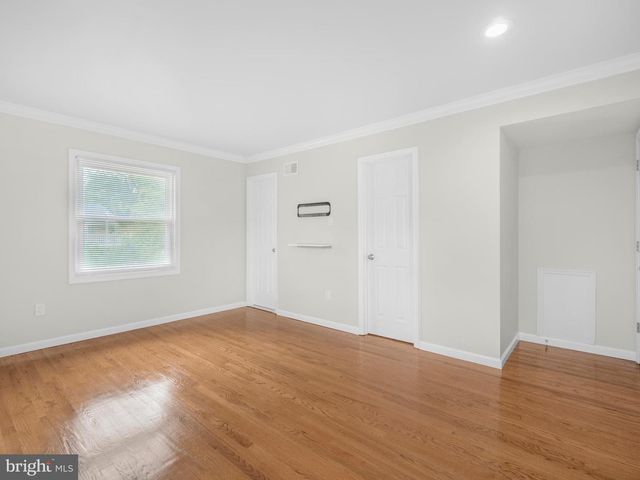 14204 WOODCREST DR, Rockville, MD 20853