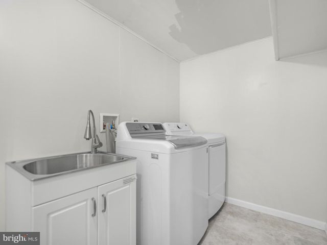 14204 WOODCREST DR, Rockville, MD 20853