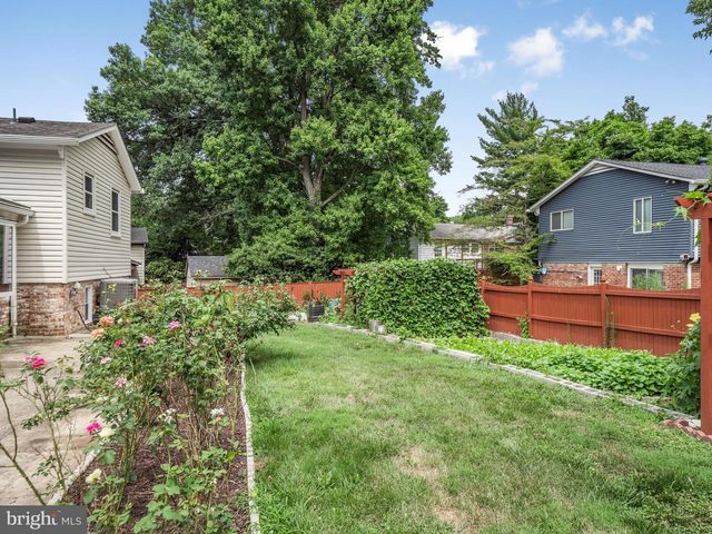 14204 WOODCREST DR, Rockville, MD 20853
