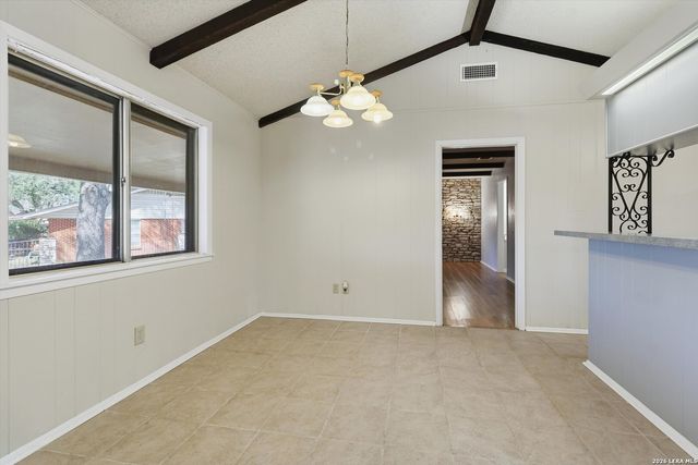 1407 HOSPITAL BLVD, Floresville, TX 78114