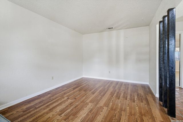 1407 HOSPITAL BLVD, Floresville, TX 78114