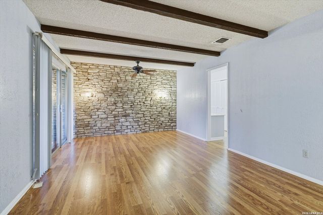 1407 HOSPITAL BLVD, Floresville, TX 78114