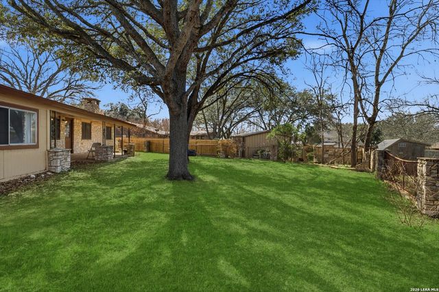 1407 HOSPITAL BLVD, Floresville, TX 78114