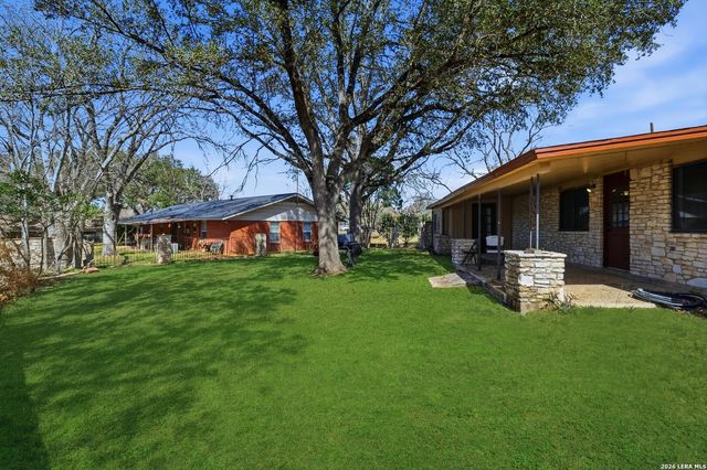 1407 HOSPITAL BLVD, Floresville, TX 78114