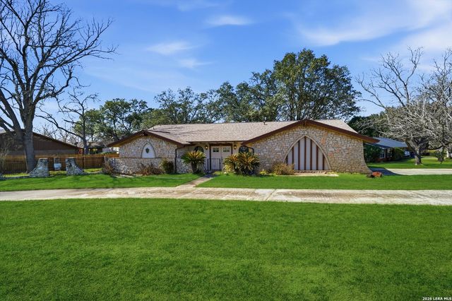 1407 HOSPITAL BLVD, Floresville, TX 78114