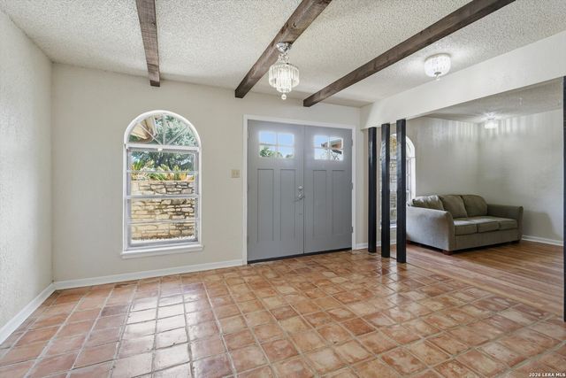 1407 HOSPITAL BLVD, Floresville, TX 78114