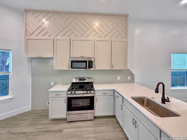 430 E Hart, San Antonio, TX 78214