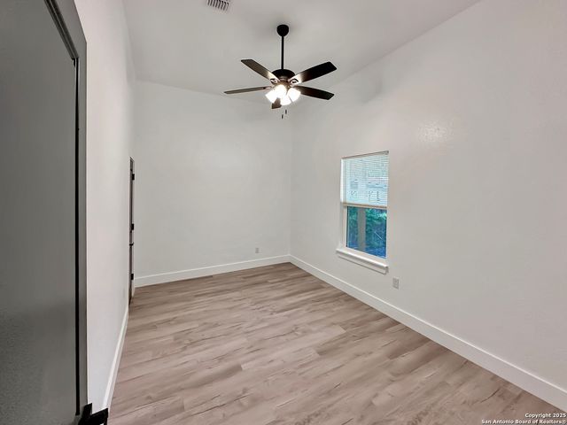 430 E Hart, San Antonio, TX 78214