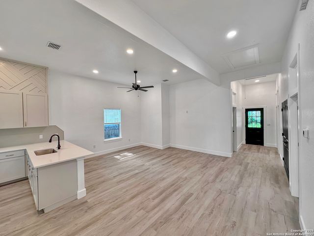 430 E Hart, San Antonio, TX 78214