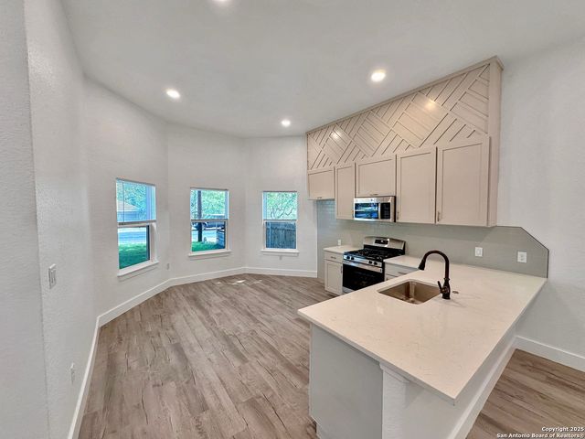 430 E Hart, San Antonio, TX 78214