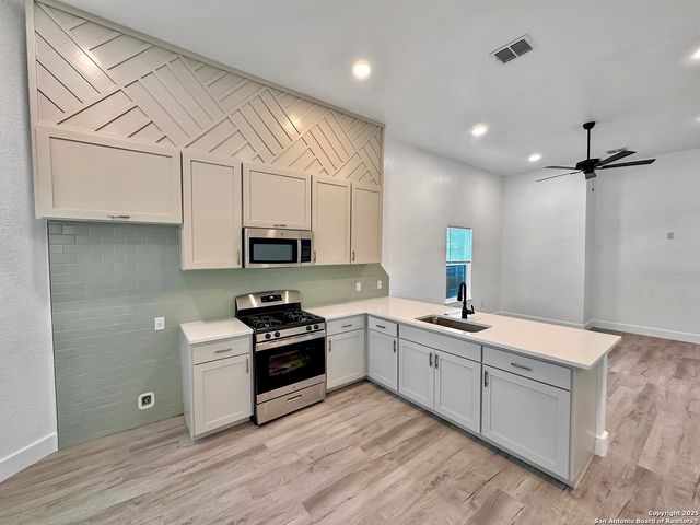 430 E Hart, San Antonio, TX 78214