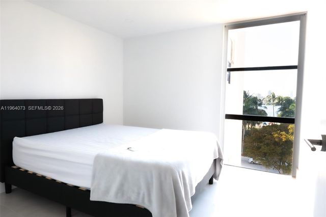 17021 N Bay Rd 601, Sunny Isles Beach, FL 33160