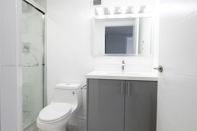 17021 N Bay Rd 601, Sunny Isles Beach, FL 33160