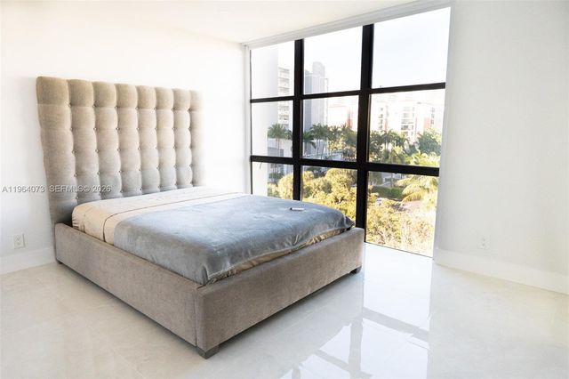 17021 N Bay Rd 601, Sunny Isles Beach, FL 33160