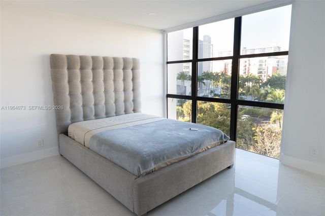 17021 N Bay Rd 601, Sunny Isles Beach, FL 33160