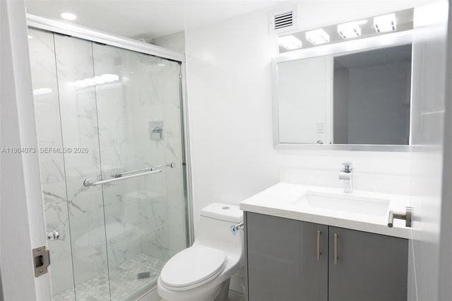 17021 N Bay Rd 601, Sunny Isles Beach, FL 33160