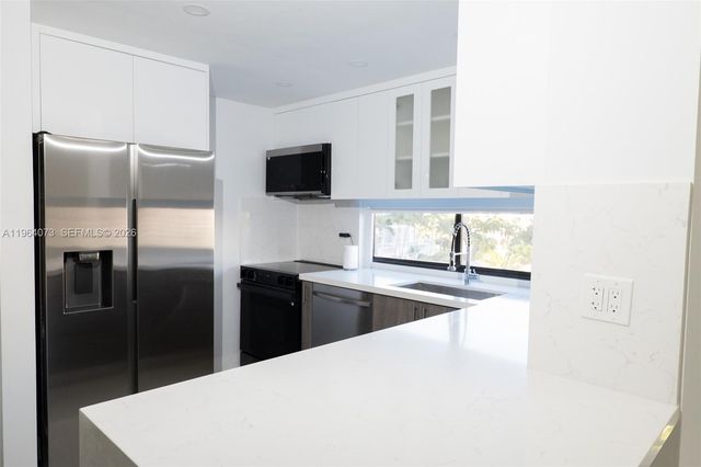 17021 N Bay Rd 601, Sunny Isles Beach, FL 33160