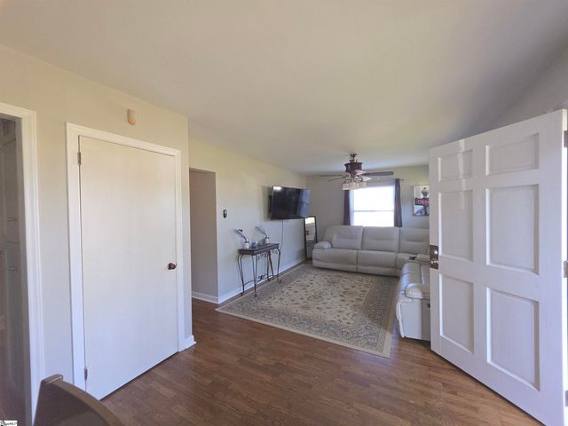 264 Old Greenville Highway, Spartanburg, SC 29301