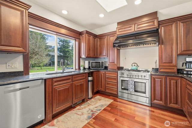 39170 SE Park Street, Snoqualmie, WA 98065