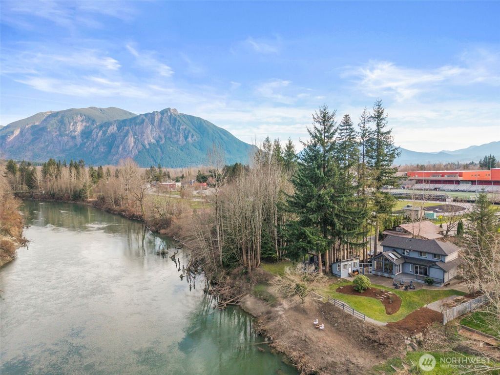 39170 SE Park Street, Snoqualmie, WA 98065