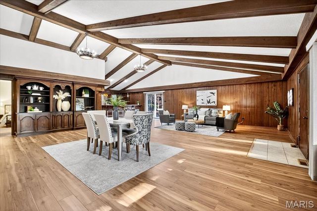 1020 Hawthorn Avenue, St Charles, MO 63301