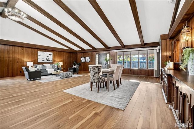 1020 Hawthorn Avenue, St Charles, MO 63301