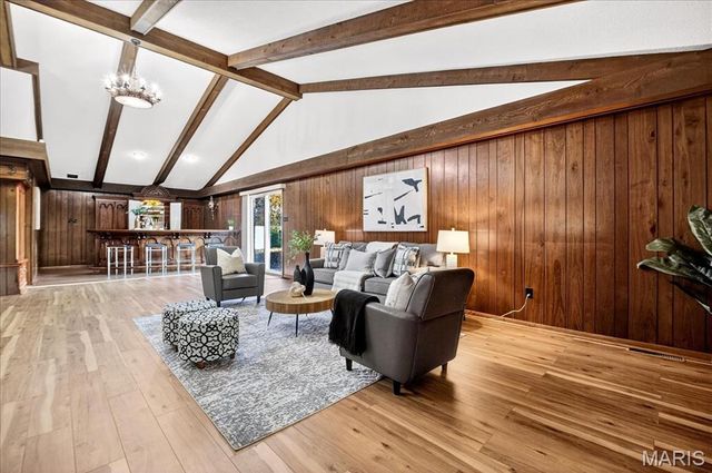 1020 Hawthorn Avenue, St Charles, MO 63301