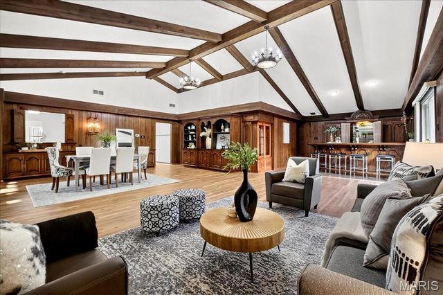 1020 Hawthorn Avenue, St Charles, MO 63301