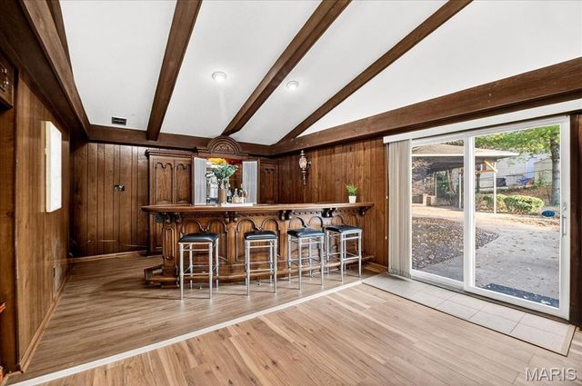 1020 Hawthorn Avenue, St Charles, MO 63301