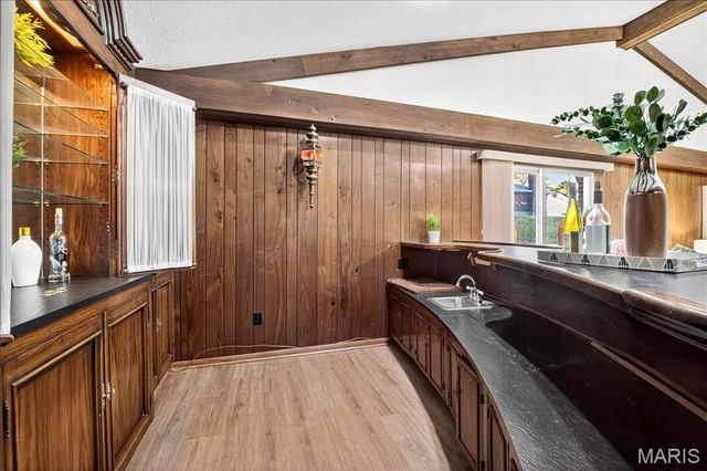 1020 Hawthorn Avenue, St Charles, MO 63301