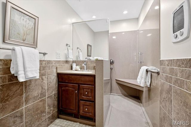 1020 Hawthorn Avenue, St Charles, MO 63301