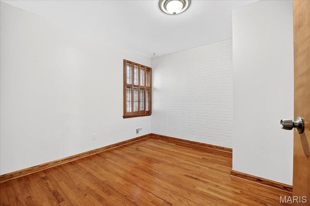 1020 Hawthorn Avenue, St Charles, MO 63301