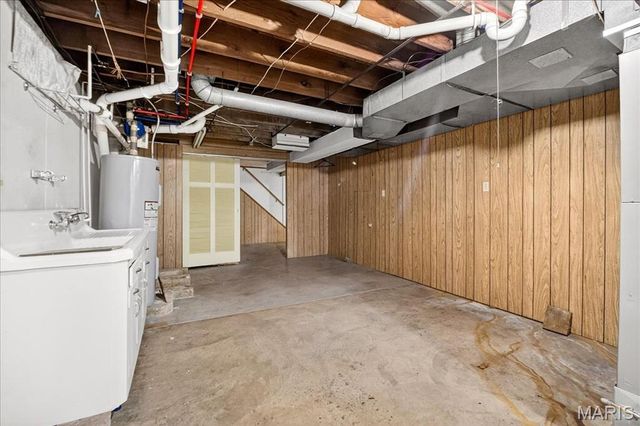 1020 Hawthorn Avenue, St Charles, MO 63301