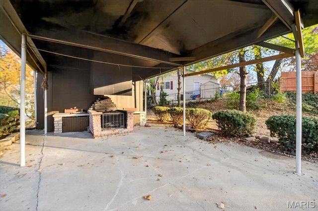 1020 Hawthorn Avenue, St Charles, MO 63301